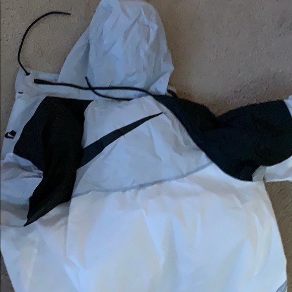 Nike windbreaker brand new - Picture 2 of 2